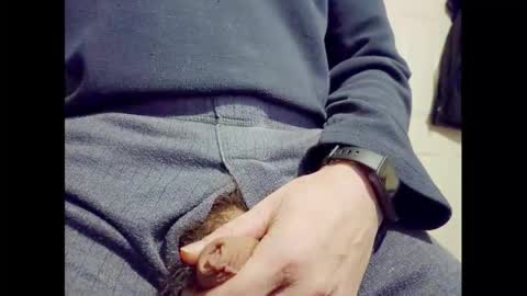 Small Hairy Uncut online show from November 19, 2025, 5:57 pm