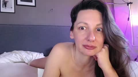 Anna no bbbbybybbabebyy just Anna. And dont call me mom please. online show from February 28, 2025, 12:31 pm