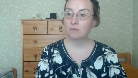 smart_rose online show from May 10, 2026, 11:37 am