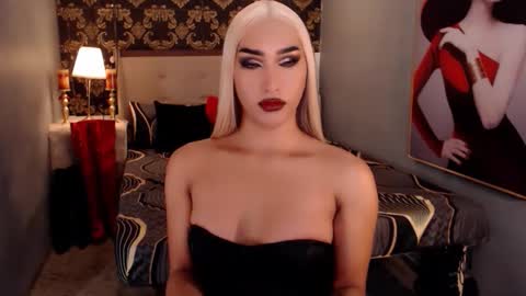 Snapshot of smasherqueen chatting on February 16, 2026, 7:54 pm smasherqueen online show from February 16, 2026, 7:54 pm