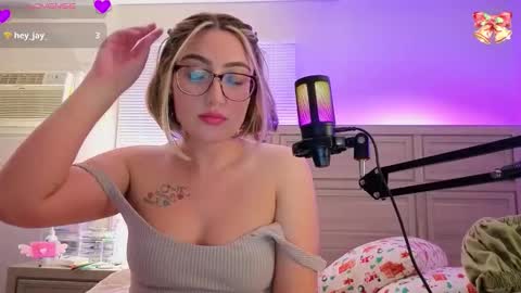 Smexy online show from December 17, 2025, 5:57 am