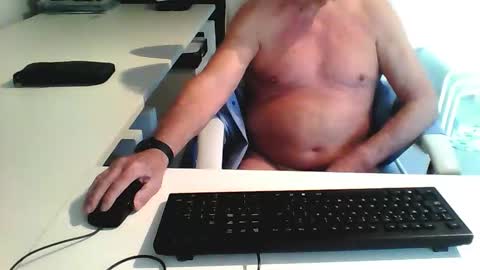 Snapshot of smilesnsmiles chatting on March 26, 2026, 5:18 pm George online show from March 26, 2026, 5:18 pm