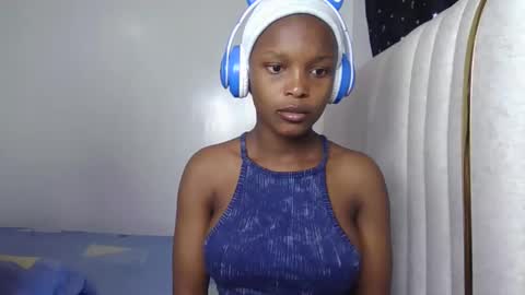 smiley luv1 online show from March 8, 2026, 8:01 pm