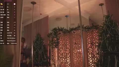 Mia online show from December 22, 2025, 5:54 pm