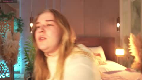 Mia online show from March 16, 2026, 5:24 am