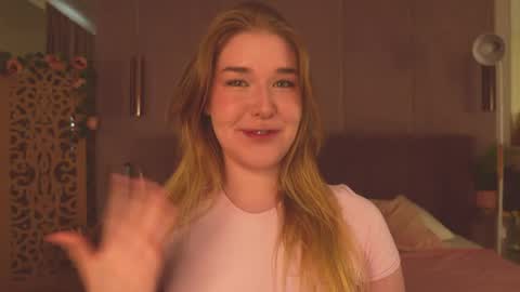 Snapshot of smiley_mia_ chatting on May 27, 2026, 5:37 am Mia online show from May 27, 2026, 5:37 am