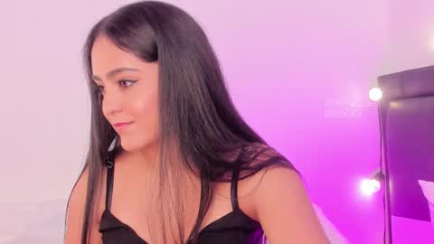 Snapshot of smiling__girl chatting on February 9, 2025, 9:39 pm online show from February 9, 2025, 9:39 pm