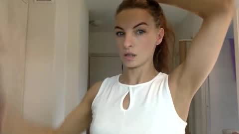 smiling_lexa online show from April 18, 2026, 4:49 am