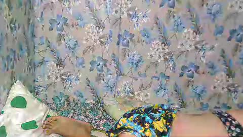 Snapshot of smilinglady27 chatting on October 31, 2025, 7:37 pm smilinglady27 online show from October 31, 2025, 7:37 pm