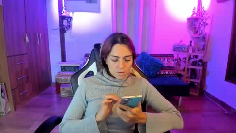 Snapshot of smilingsalor chatting on September 21, 2025, 12:23 am SmilingSalor online show from September 21, 2025, 12:23 am