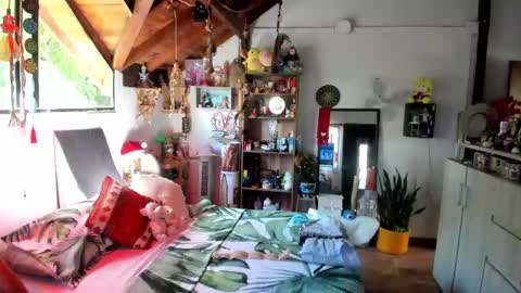 SmilingSalor online show from December 21, 2025, 4:14 pm