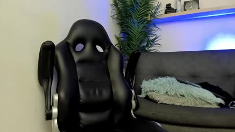 SMIT  online show from February 13, 2025, 2:52 pm