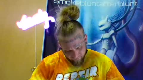 Snapshot of smokebluntafterblunt chatting on June 17, 2026, 2:18 pm smoke online show from June 17, 2026, 2:18 pm