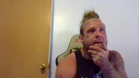 Snapshot of smokebluntafterblunt chatting on July 4, 2026, 9:43 pm smoke online show from July 4, 2026, 9:43 pm
