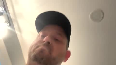 Snapshot of smokeymt420 chatting on April 8, 2026, 7:58 pm smokeymt420 online show from April 8, 2026, 7:58 pm