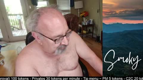 Snapshot of smokymountanman chatting on May 16, 2026, 7:34 pm smokymountanman online show from May 16, 2026, 7:34 pm