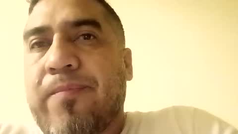 Snapshot of smoothstrik3r chatting on March 25, 2026, 5:24 am smoothstrik3r online show from March 25, 2026, 5:24 am