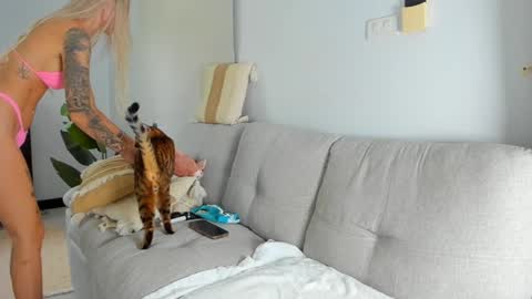 Mary online show from December 13, 2024, 1:37 am