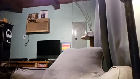 Snackyyyy online show from April 28, 2026, 2:27 am