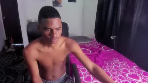 snak_master1 online show from June 17, 2026, 1:01 pm