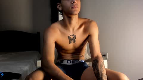 snakebutterfly online show from January 3, 2025, 8:21 am