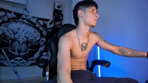 snakebutterfly online show from December 16, 2025, 12:15 am