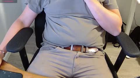 Snapshot of sneakybill82 chatting on March 9, 2026, 9:30 pm Sneakybill online show from March 9, 2026, 9:30 pm