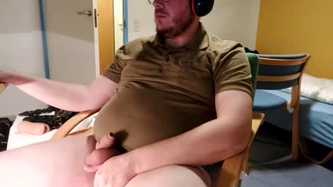 Snapshot of snebolden chatting on February 24, 2025, 7:52 pm snebolden online show from February 24, 2025, 7:52 pm