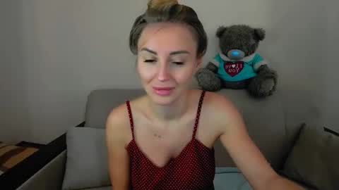 Snapshot of snezanablond chatting on February 13, 2025, 9:51 am Sneja online show from February 13, 2025, 9:51 am