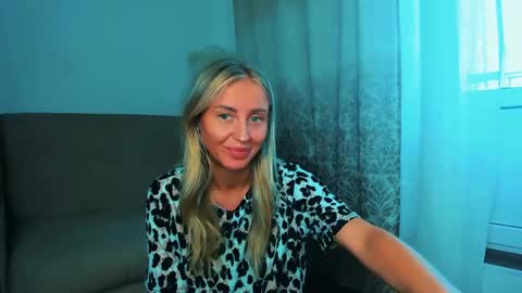 Snapshot of snezanablond chatting on May 8, 2026, 9:03 am Sneja online show from May 8, 2026, 9:03 am