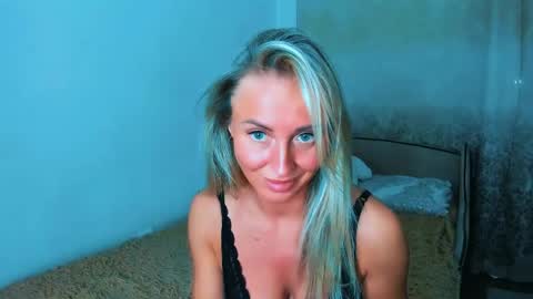 Snapshot of snezanablond chatting on May 29, 2026, 7:23 pm Sneja online show from May 29, 2026, 7:23 pm