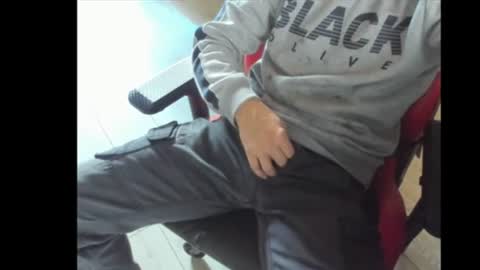 Snapshot of snip1977 chatting on October 9, 2025, 11:08 am snip1977 online show from October 9, 2025, 11:08 am