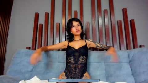 snner_velvet online show from April 28, 2026, 7:30 pm