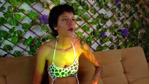 snner_velvet online show from May 2, 2026, 8:47 pm