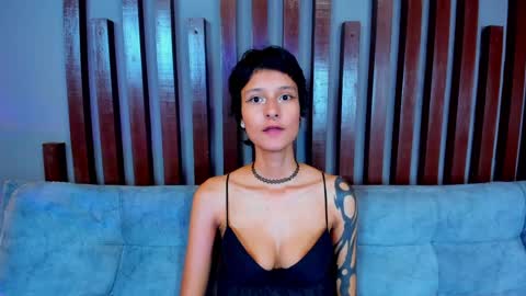 snner_velvet online show from May 8, 2026, 9:42 pm