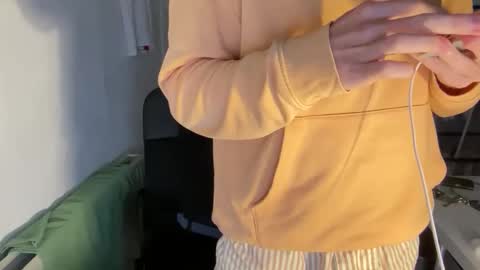 Snapshot of snoepitoepi chatting on November 21, 2025, 3:22 pm snoepitoepi online show from November 21, 2025, 3:22 pm