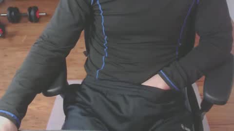 Snapshot of snooze85 chatting on January 5, 2025, 9:05 am Cbt-Slave online show from January 5, 2025, 9:05 am