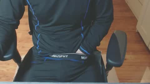 Snapshot of snooze85 chatting on November 3, 2025, 4:58 am Cbt-Slave online show from November 3, 2025, 4:58 am