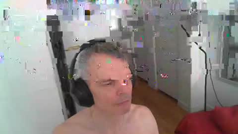 Snapshot of snoro111 chatting on February 11, 2025, 8:31 pm snoro111 online show from February 11, 2025, 8:31 pm