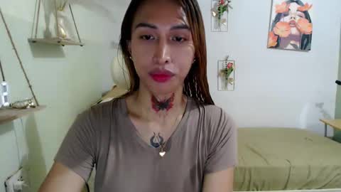 snow_2000 online show from October 31, 2025, 11:55 am