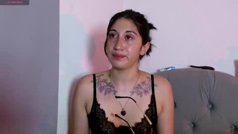 IG     OF red moonn online show from November 21, 2025, 5:50 am