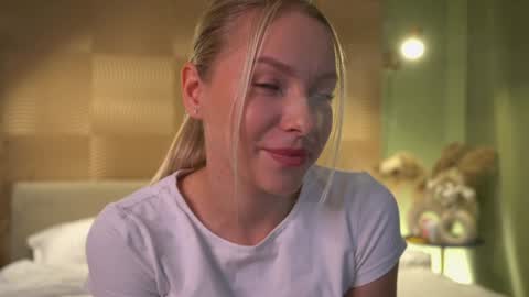 Snapshot of snow_is_falling chatting on December 11, 2024, 2:22 pm Candice Snow online show from December 11, 2024, 2:22 pm