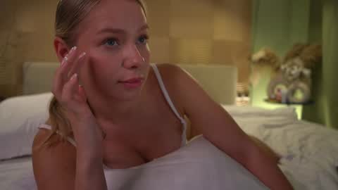 Snapshot of snow_is_falling chatting on December 13, 2024, 5:32 pm Candice Snow online show from December 13, 2024, 5:32 pm