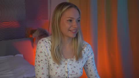 Snapshot of snow_is_falling chatting on December 21, 2024, 10:17 am Candice Snow online show from December 21, 2024, 10:17 am