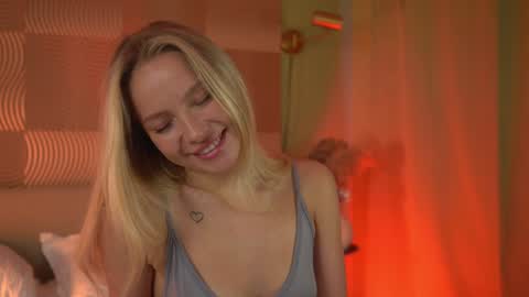 Snapshot of snow_is_falling chatting on December 27, 2024, 12:34 pm Candice Snow online show from December 27, 2024, 12:34 pm