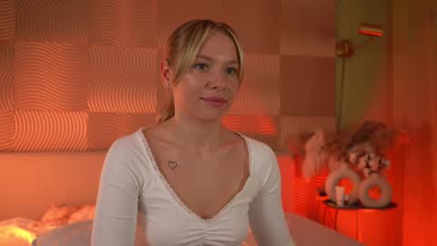 Snapshot of snow_is_falling chatting on December 28, 2024, 4:20 pm Candice Snow online show from December 28, 2024, 4:20 pm