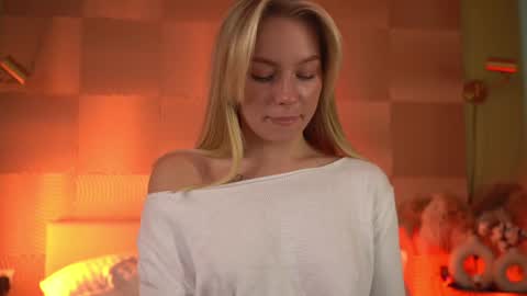 Snapshot of snow_is_falling chatting on January 16, 2025, 8:00 am Candice Snow online show from January 16, 2025, 8:00 am