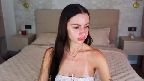 snow_whiteeex online show from June 29, 2026, 1:00 pm