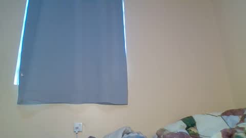 Snapshot of snowie_eyes chatting on November 18, 2025, 12:53 pm Snowie eyes online show from November 18, 2025, 12:53 pm