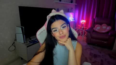 Snapshot of snowingwinter chatting on October 2, 2025, 7:54 pm snowingwinter online show from October 2, 2025, 7:54 pm